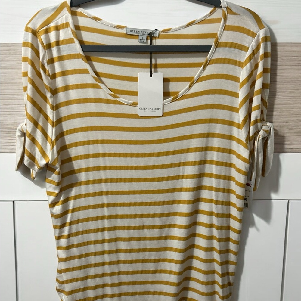 Green Envelope women’s sz lg top with tied sleeves - mustard/shite in color